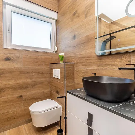 House Patrick With Pool, Jacuzzi And Sauna 别墅