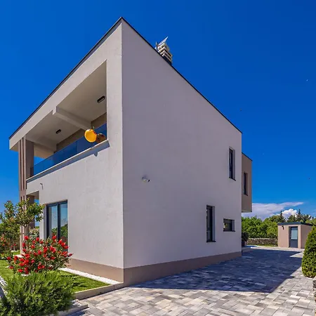 House Patrick With Pool, Jacuzzi And Sauna * Kornić