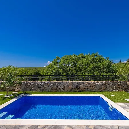 Villa House Patrick With Pool, Jacuzzi And Sauna *